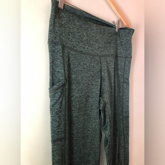 Women's Heather Gray Leggings - Picture 5 of 5